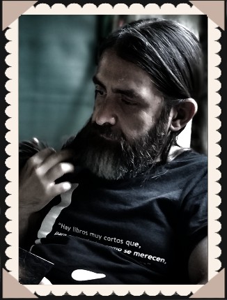 Alberto Plumed (Un Librero Con Barba)